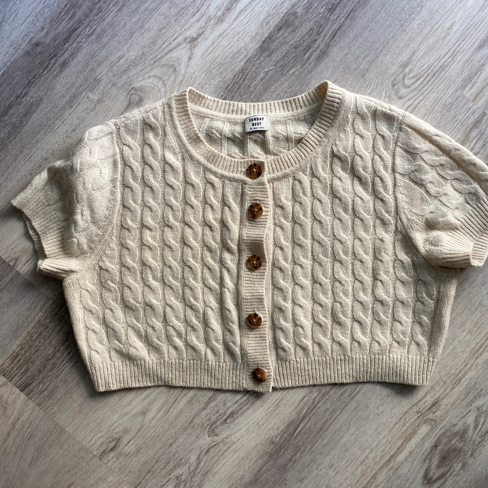 Aritzia Sunday best beige cropped sweater top m